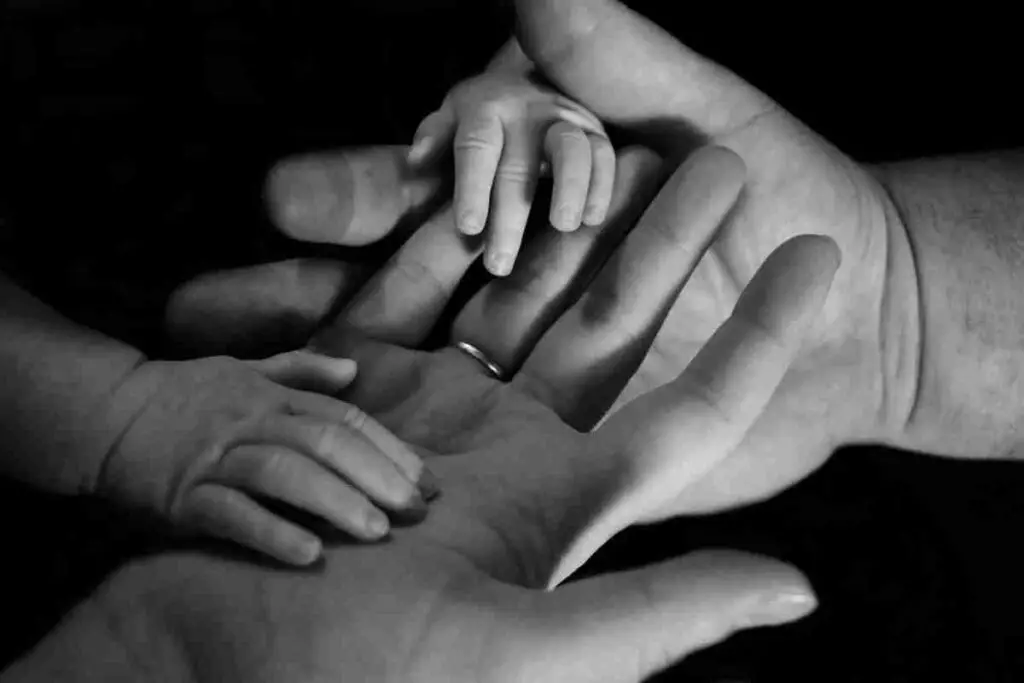 dream of holding a baby's hand