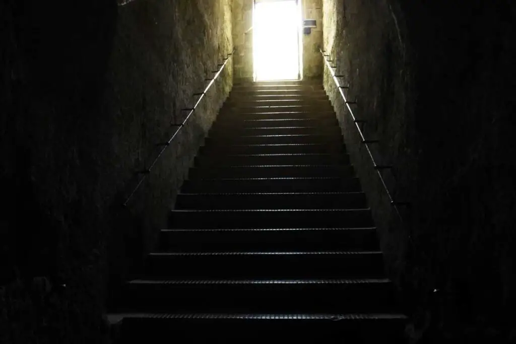 Spiritual meaning of stairs in a dream